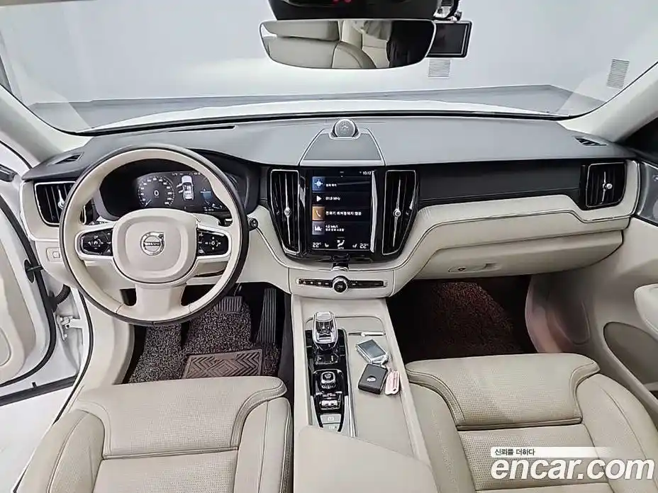 Volvo XC60 2021 2.0 гидро в Москве № 373843, фото 7