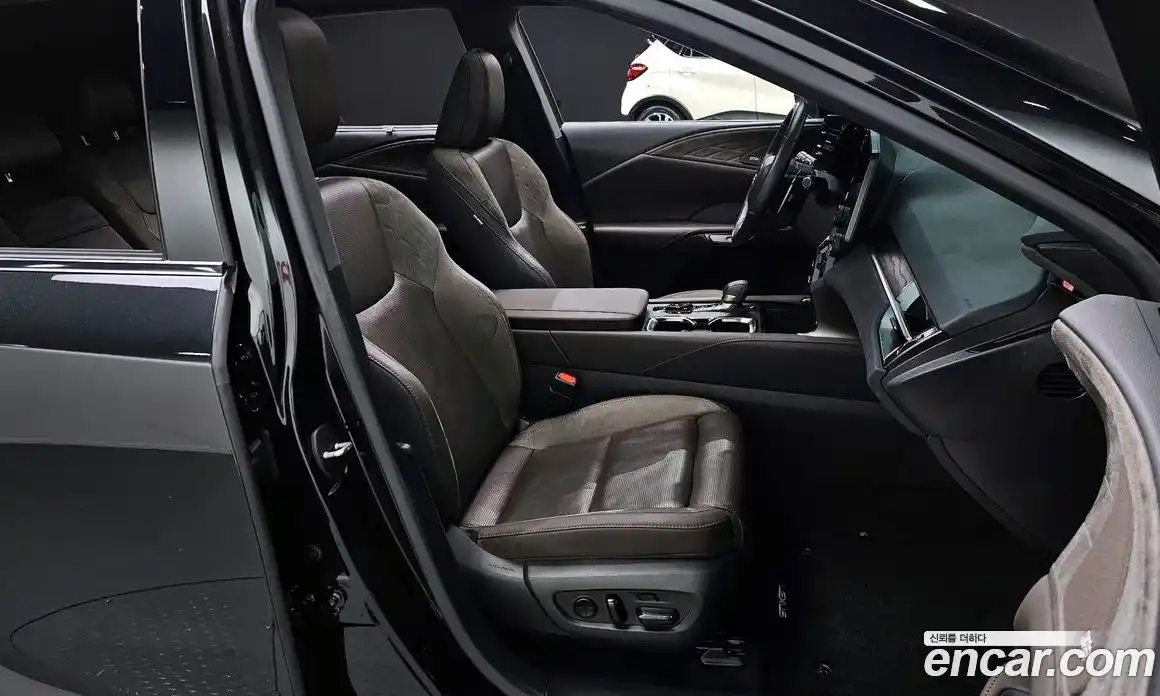 Lexus RX 2023 2.5 гидро в Москве № 499628, фото 10