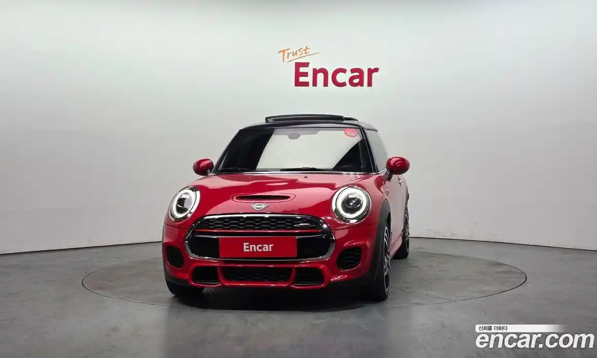 Mini Cooper 2019 2.0 гидро в Москве № 546375, фото 3