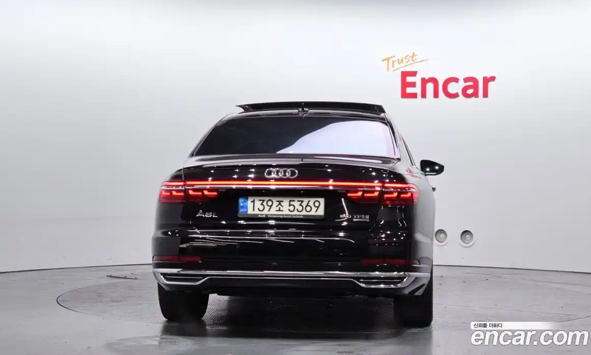 Audi A8 2021 4.0 гидро в Москве, фото 4