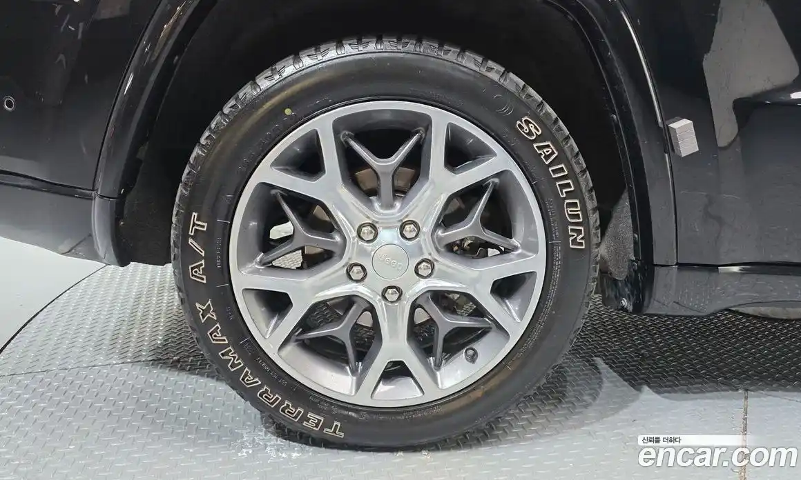Jeep Cherokee 2019 3.0 гидро в Москве № 826629, фото 4