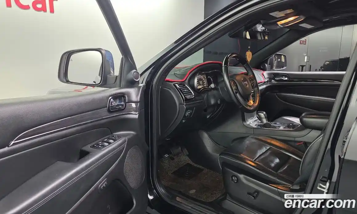 Jeep Cherokee 2019 3.0 гидро в Москве № 826629, фото 9