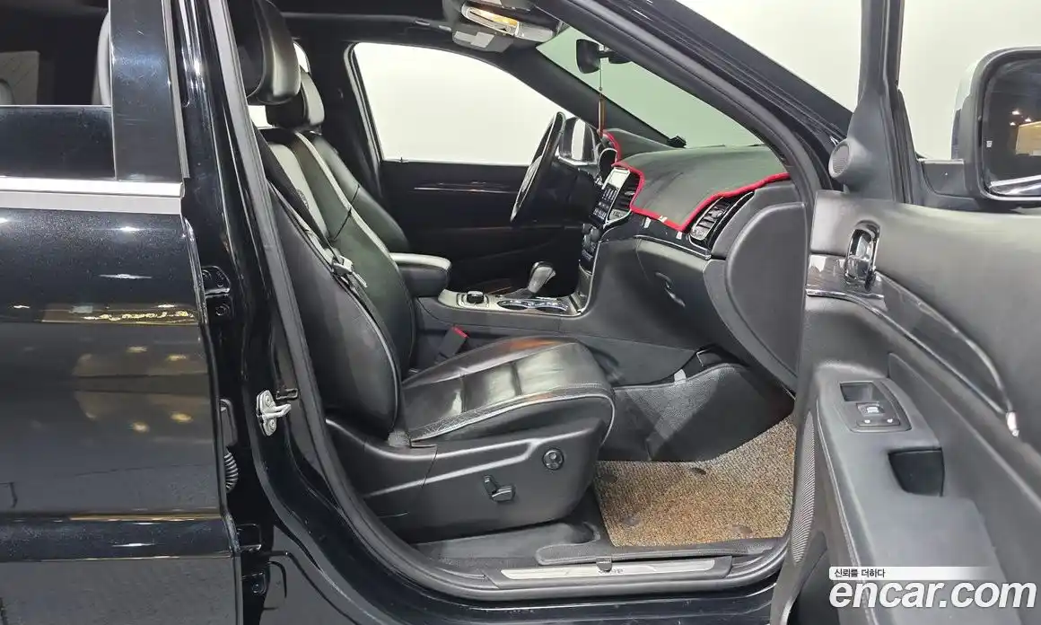 Jeep Cherokee 2019 3.0 гидро в Москве № 826629, фото 10