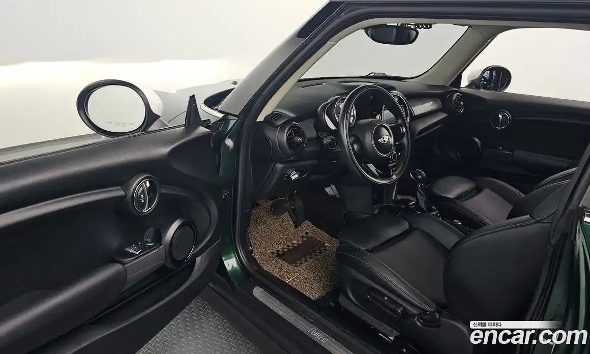 Mini Cooper 2017 1.5 гидро в Москве № 895456, фото 11