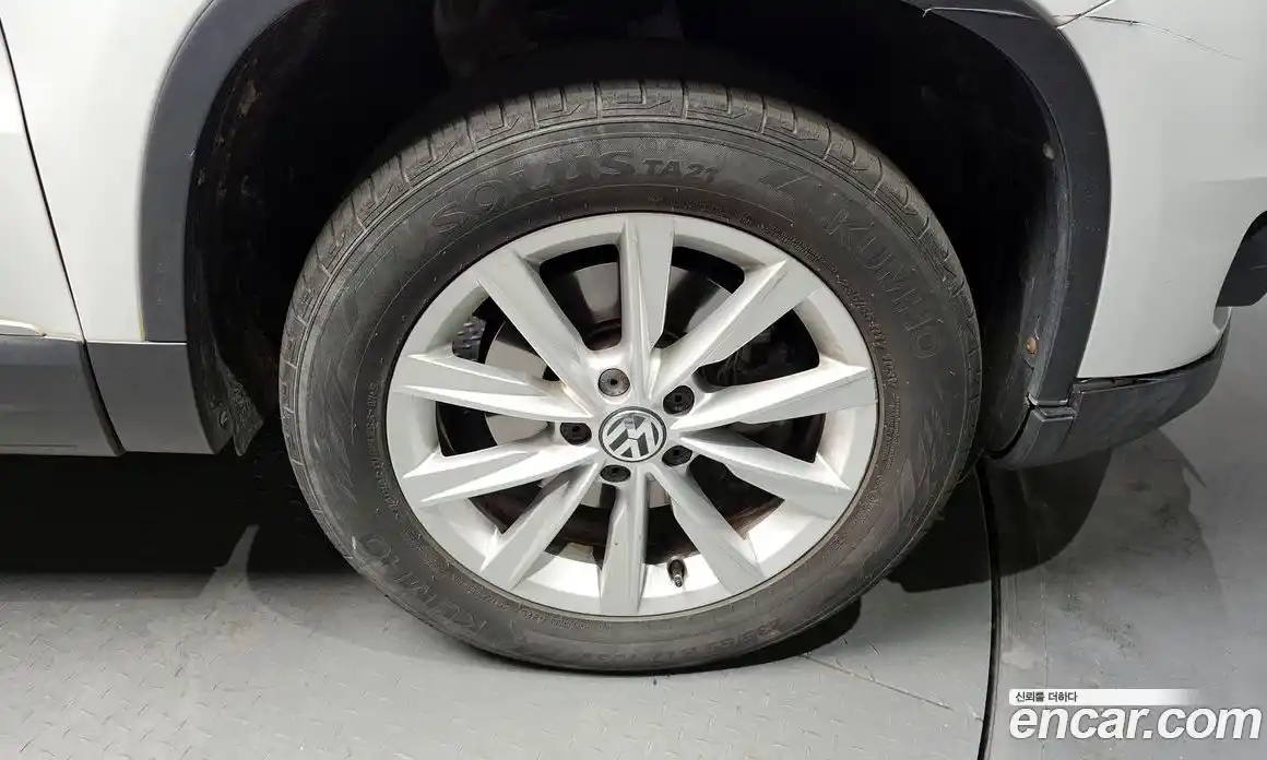 Volkswagen Tiguan 2016 2.0 гидро в Москве № 976139, фото 5