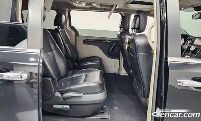 Chrysler Grand Voyager 2016 3.6 гидро в Москве № 976645, миниатюра 12