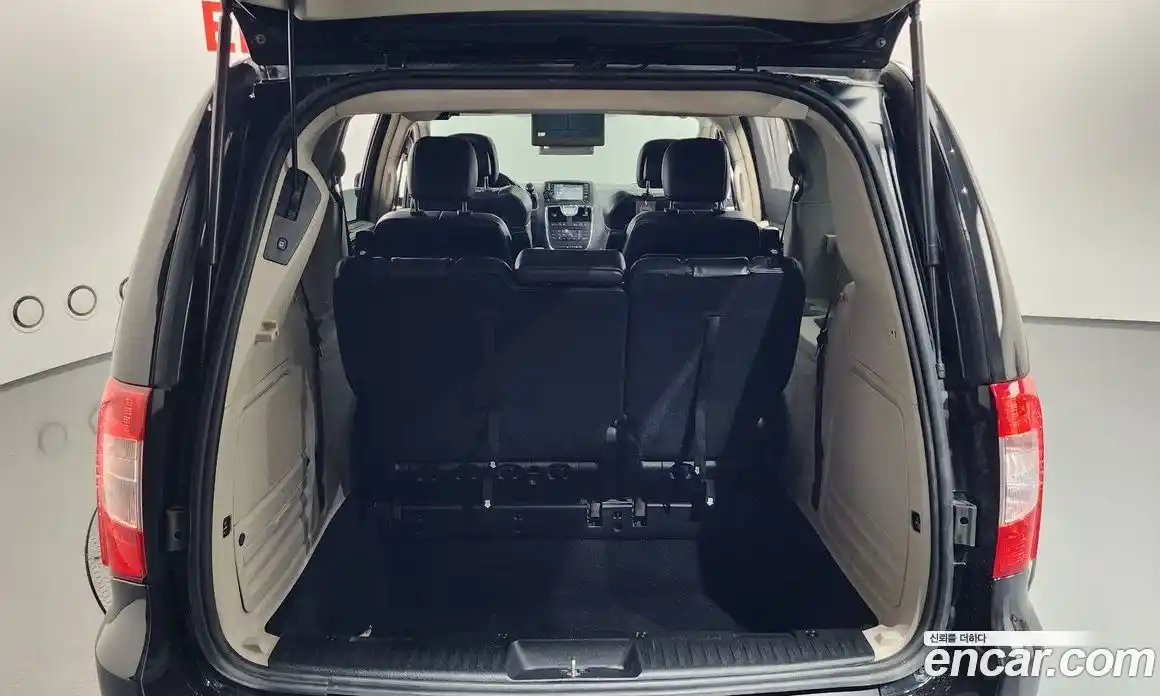 Chrysler Grand Voyager 2016 3.6 гидро в Москве № 976645, фото 20