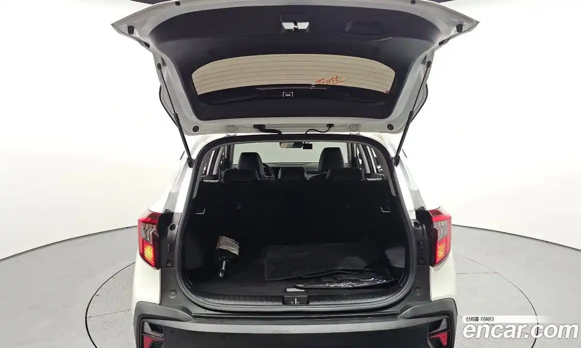 Kia Seltos 2022 1.6 Автомат в Москве № 1009368, фото 20