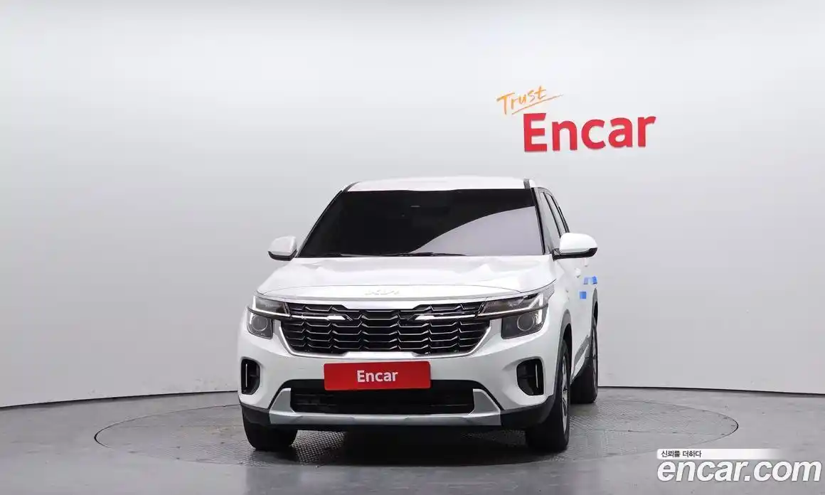 Kia Seltos 2022 1.6 Автомат в Москве № 1009368, фото 3