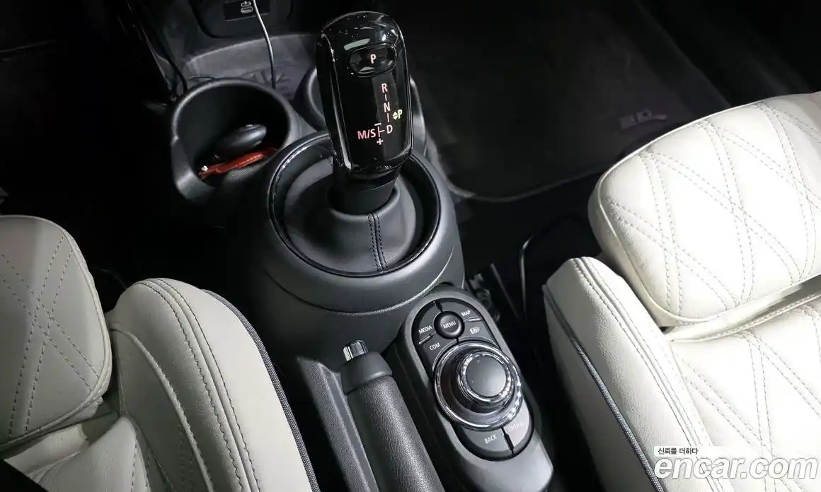 Mini Cooper 2023 2.0 гидро в Москве № 1013622, фото 9