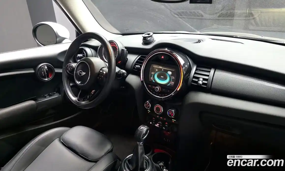 Mini Cooper 2015 1.5 гидро в Москве № 1014002, фото 7