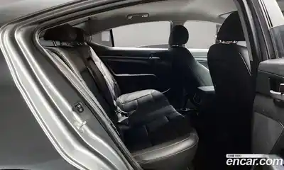 Hyundai Avante 2016 1.6 Автомат в Москве № 1065621, миниатюра 12