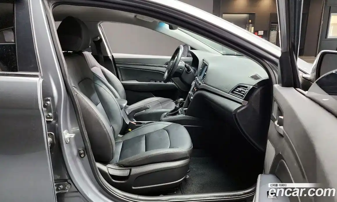 Hyundai Avante 2016 1.6 Автомат в Москве № 1065621, фото 10