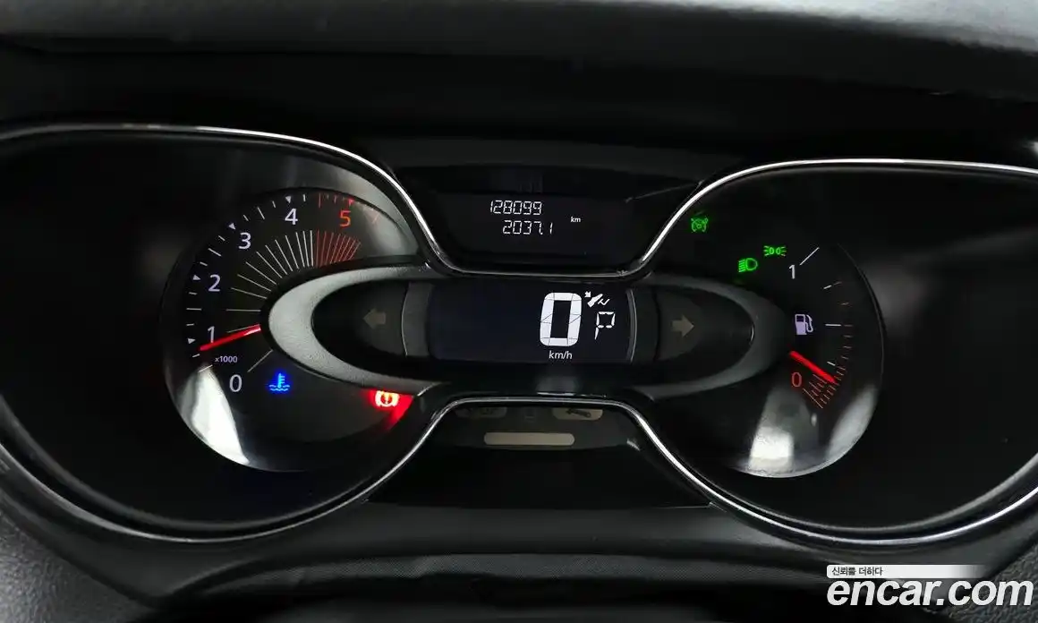 Renault QM3 2016 1.5 гидро в Москве № 107219, фото 8