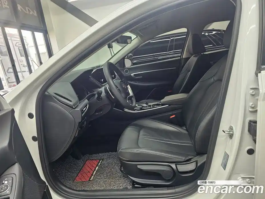 Hyundai Sonata 2020 2.0 Автомат в Москве № 1077966, фото 13