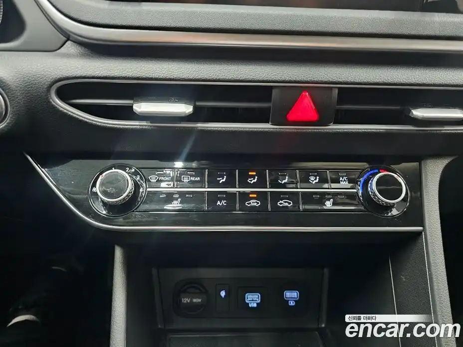 Hyundai Sonata 2020 2.0 Автомат в Москве № 1077966, фото 17