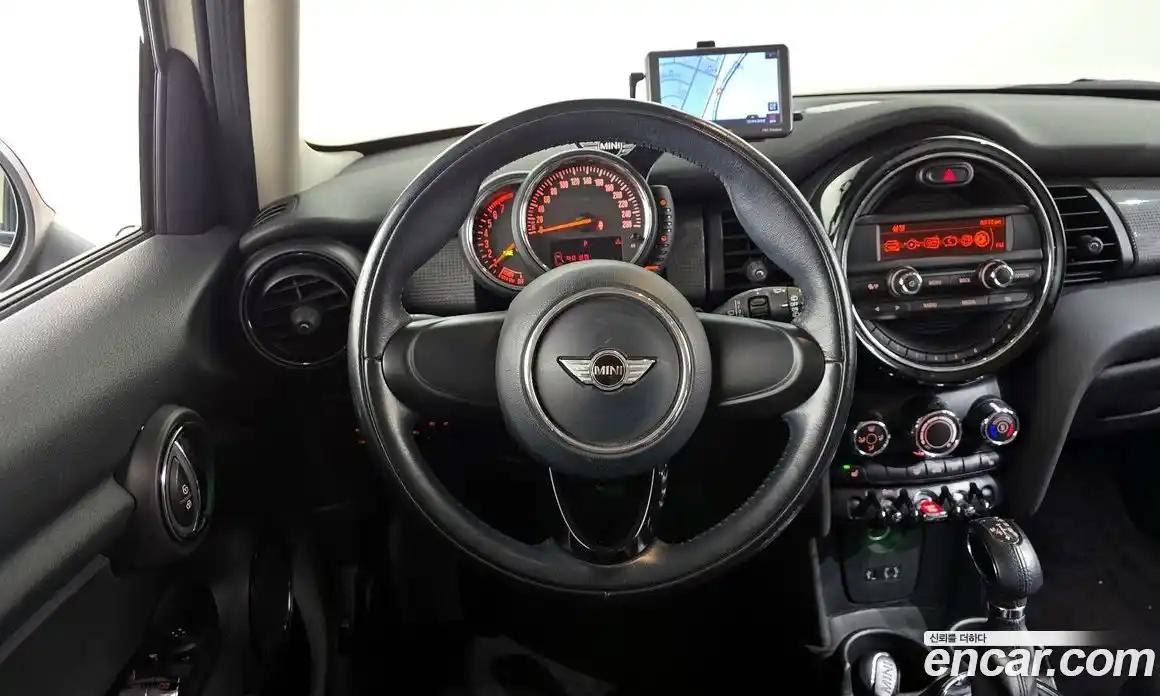Mini Cooper 2016 1.5 гидро в Москве № 135911, фото 13