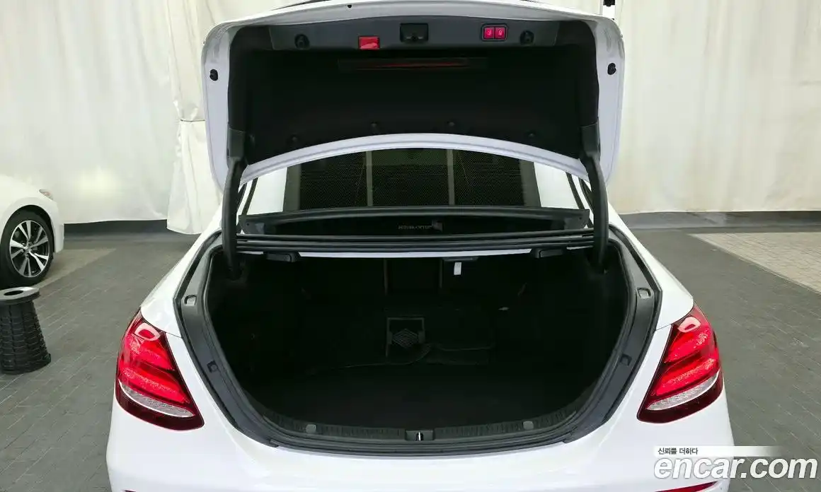 Mercedes-Benz E-Class 2020 2.0 гидро в Москве, фото 20