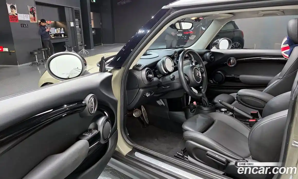 Mini Cooper 2019 1.5 гидро в Москве № 153676, фото 11