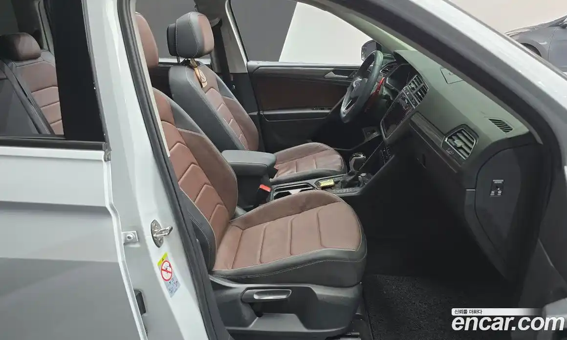 Volkswagen Tiguan 2023 2.0 гидро в Москве № 168553, фото 10