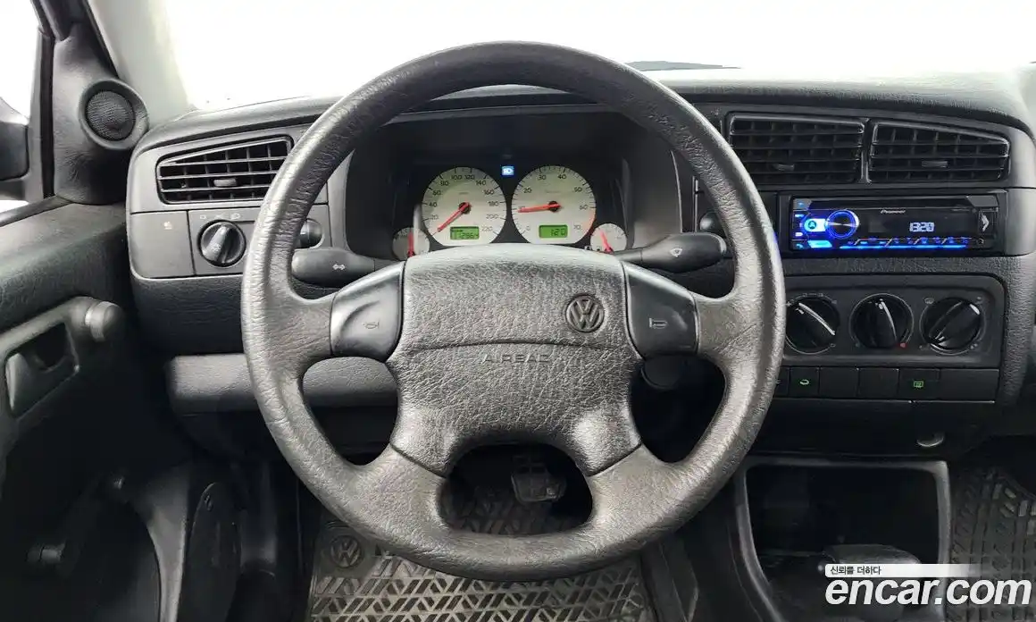 Volkswagen Golf 1996 1.8 гидро в Москве № 168983, фото 13