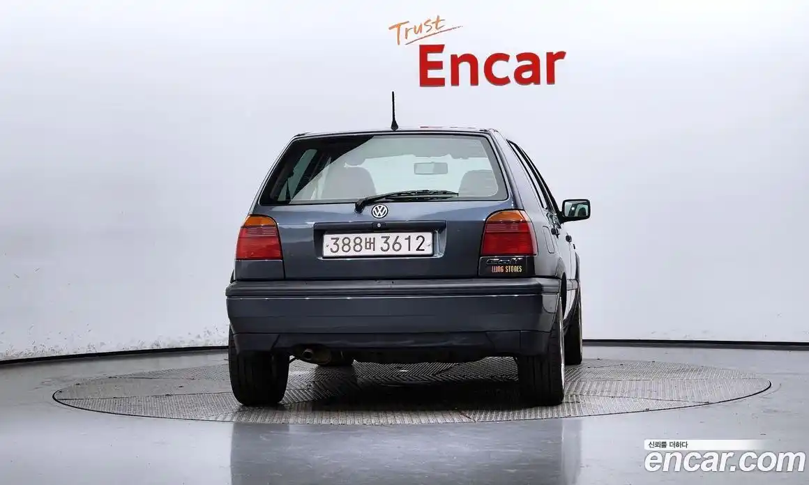 Volkswagen Golf 1996 1.8 гидро в Москве № 168983, фото 4