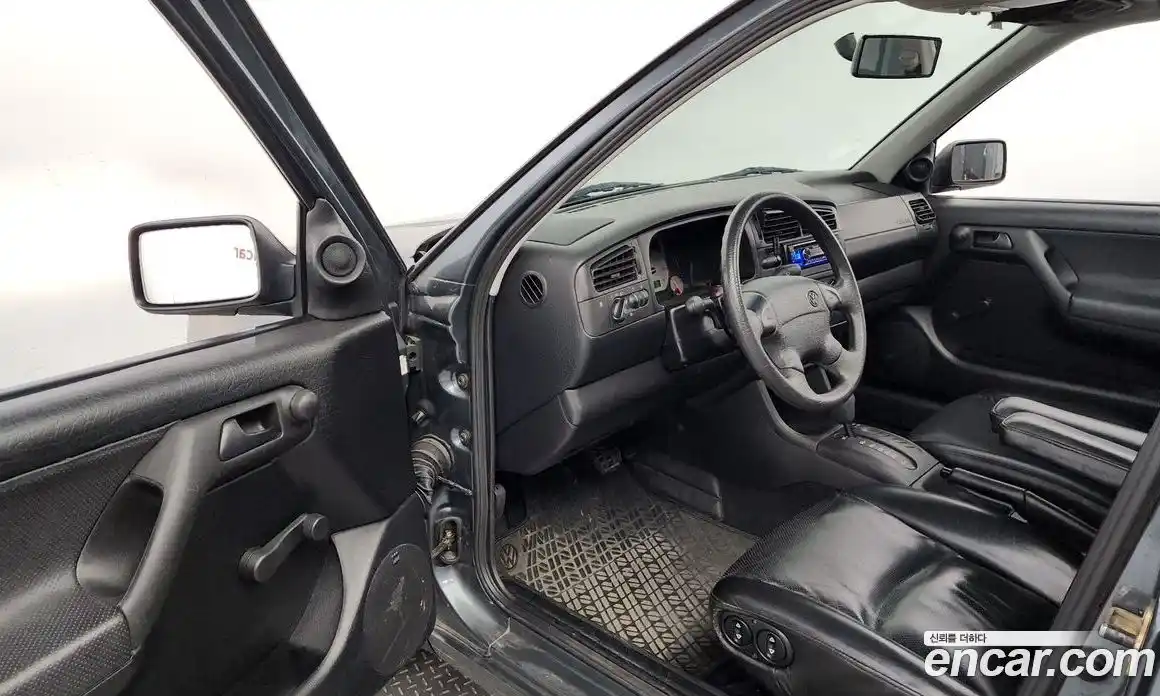 Volkswagen Golf 1996 1.8 гидро в Москве № 168983, фото 10