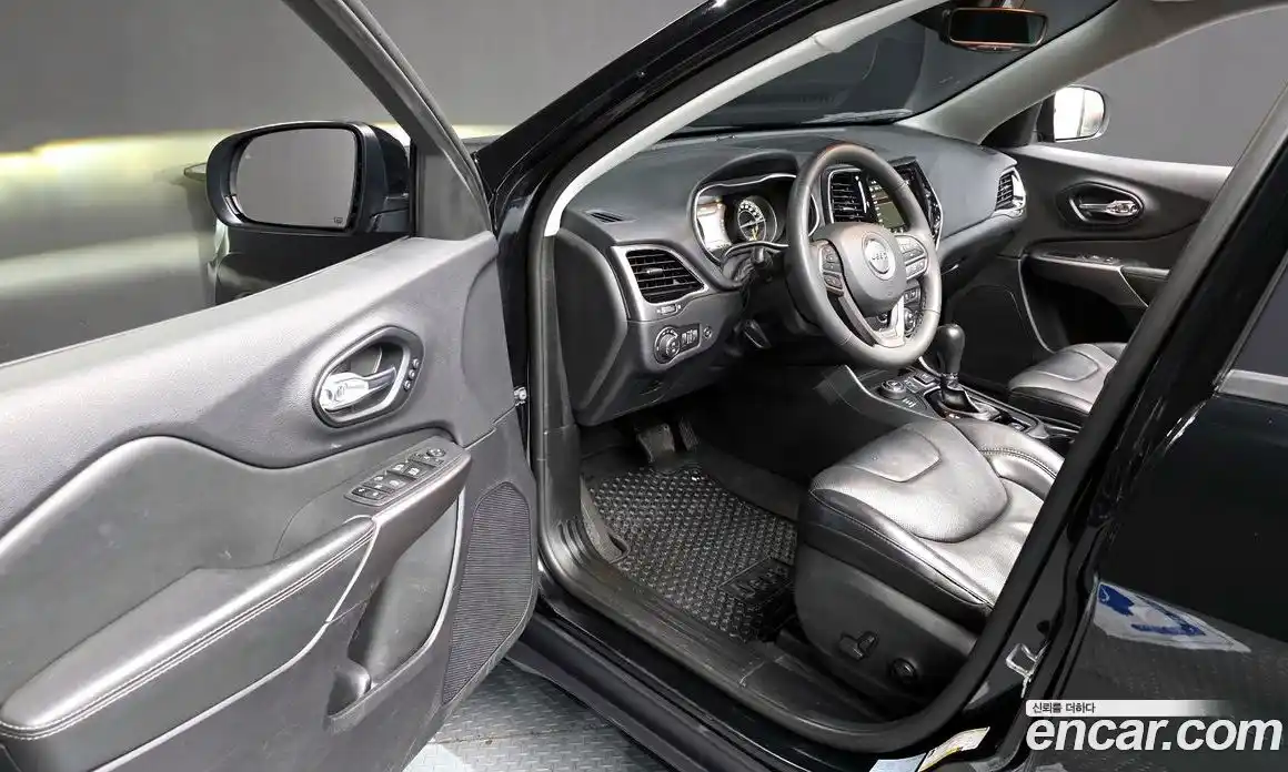 Jeep Cherokee 2022 2.4 гидро в Москве № 169709, фото 16