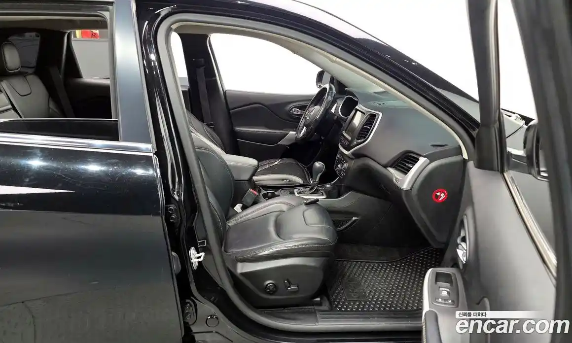 Jeep Cherokee 2017 2.4 гидро в Москве № 169813, фото 11