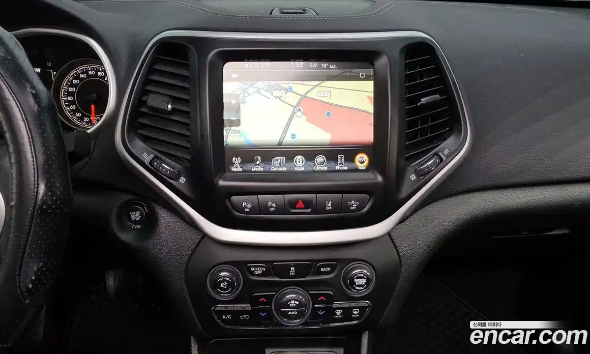 Jeep Cherokee 2017 2.4 гидро в Москве № 169813, фото 14