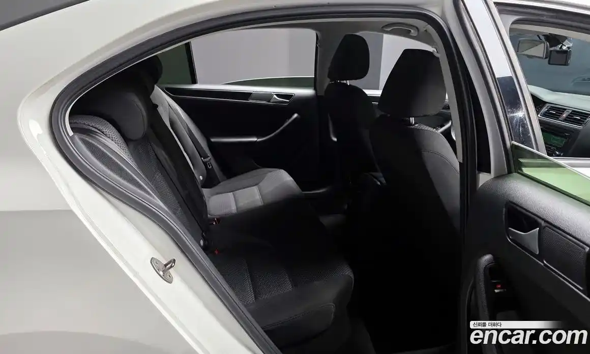 Volkswagen Jetta 2013 1.6 гидро в Москве № 179524, фото 12