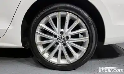 Volkswagen Jetta 2013 1.6 гидро в Москве № 179524, миниатюра 5