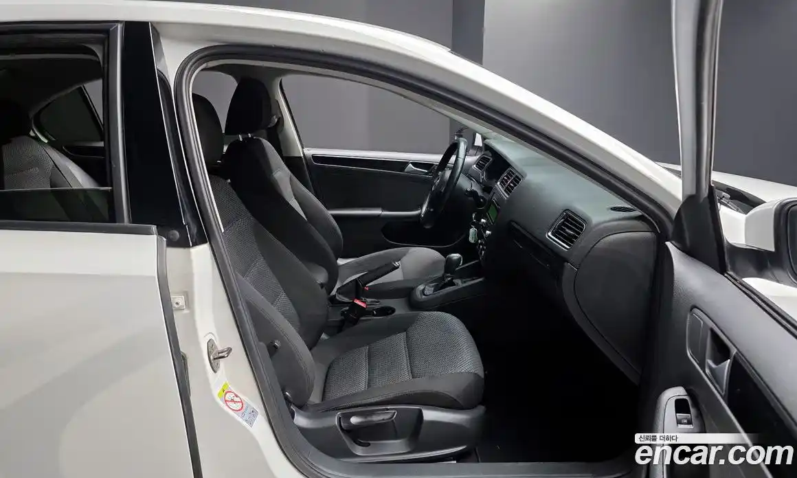 Volkswagen Jetta 2013 1.6 гидро в Москве № 179524, фото 10
