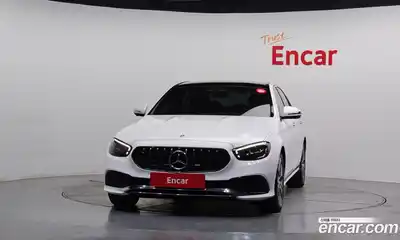 Mercedes-Benz E-Class 2022 2.0 гидро, миниатюра 3