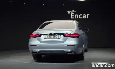 Mercedes-Benz E-Class 2022 2.0 гидро, миниатюра 4