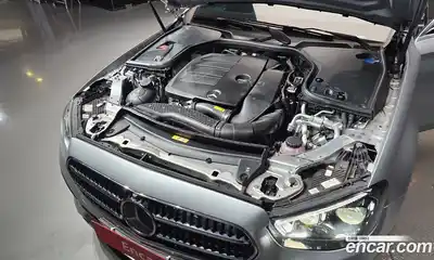 Mercedes-Benz E-Class 2022 2.0 гидро, миниатюра 6