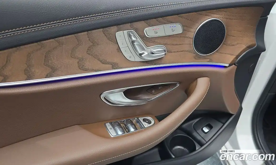 Mercedes-Benz E-Class 2023 2.0 гидро, фото 14