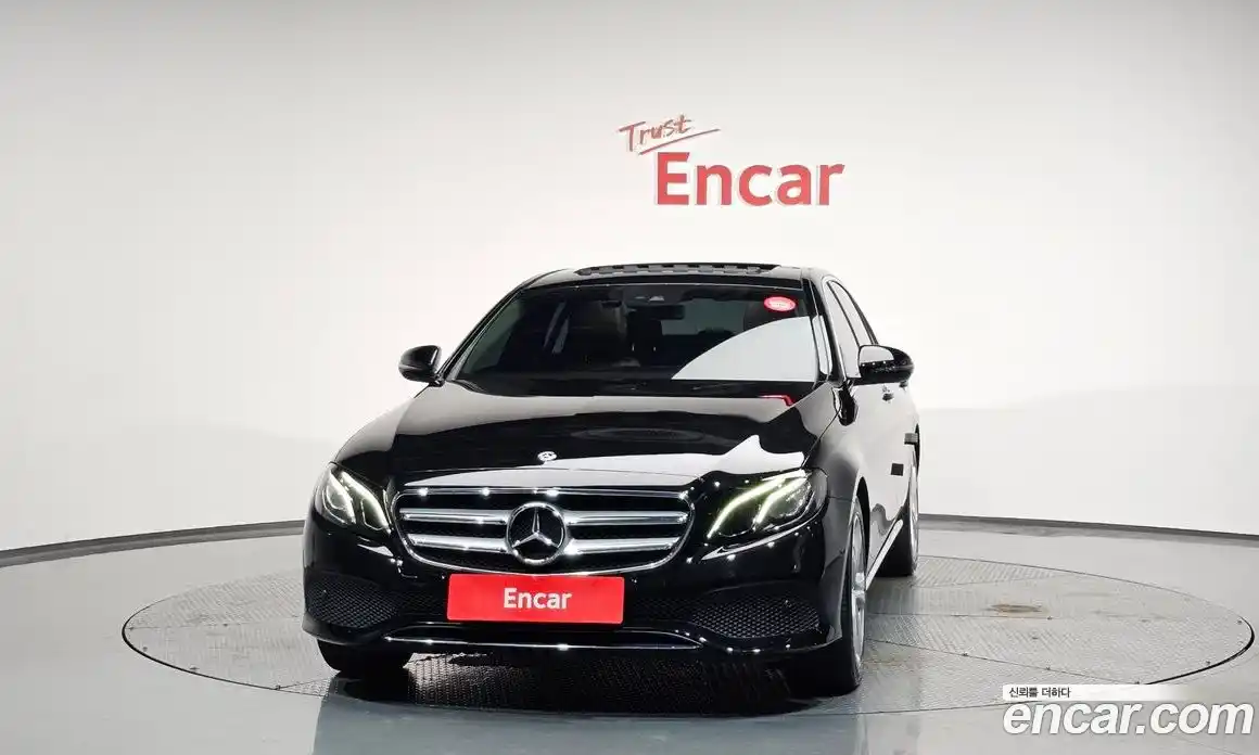 Mercedes-Benz E-Class 2018 2.0 гидро в Москве № 207539, фото 3