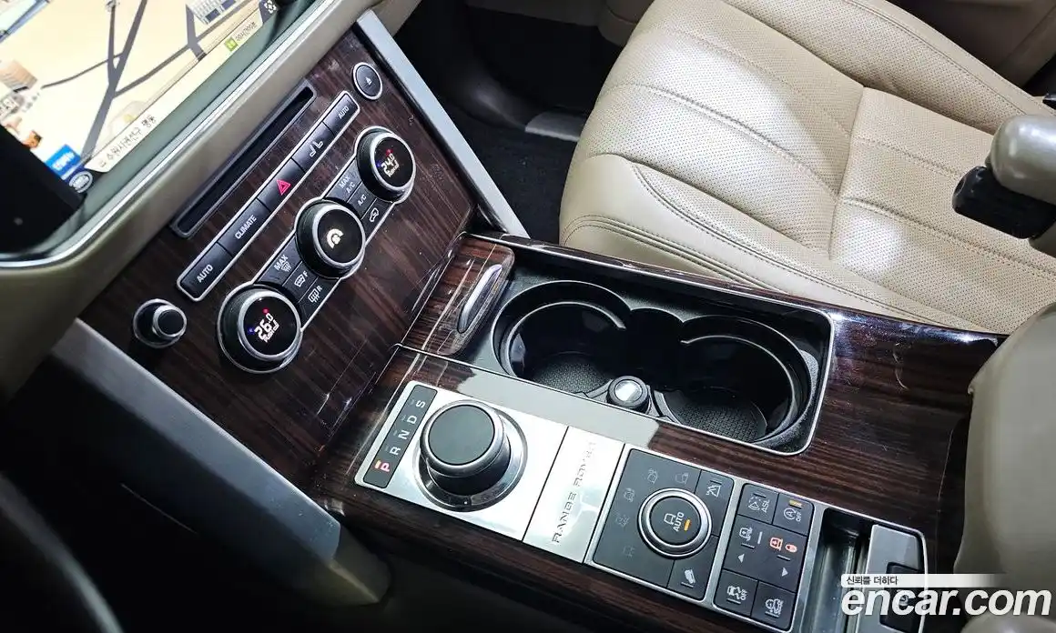Land Rover Range-Rover 2016 4.4 гидро в Москве № 213768, фото 9