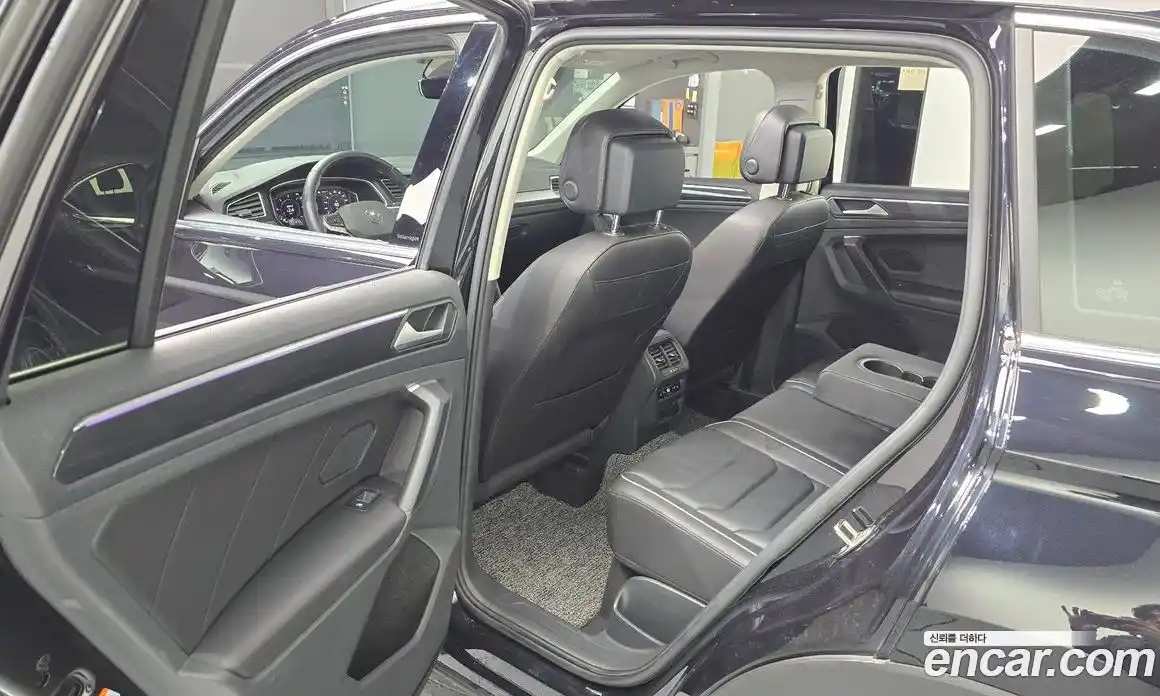 Volkswagen Tiguan 2022 2.0 гидро в Москве № 214912, фото 11