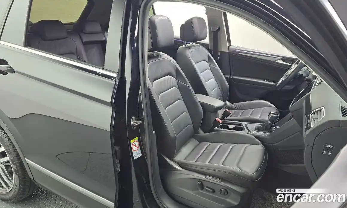 Volkswagen Tiguan 2022 2.0 гидро в Москве № 214912, фото 12