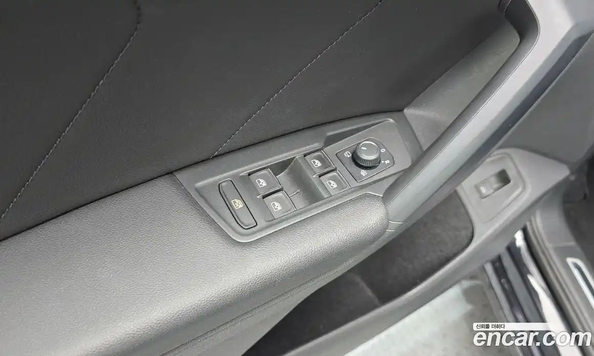 Volkswagen Tiguan 2022 2.0 гидро в Москве № 214912, фото 14