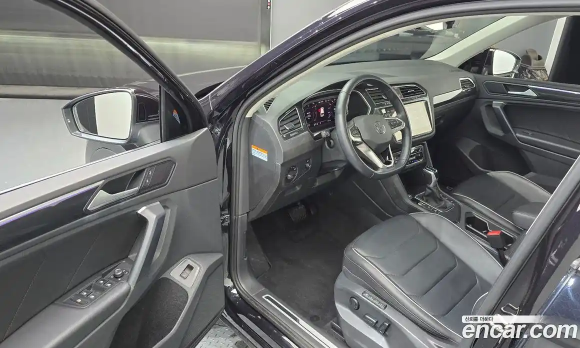 Volkswagen Tiguan 2022 2.0 гидро в Москве № 214912, фото 10