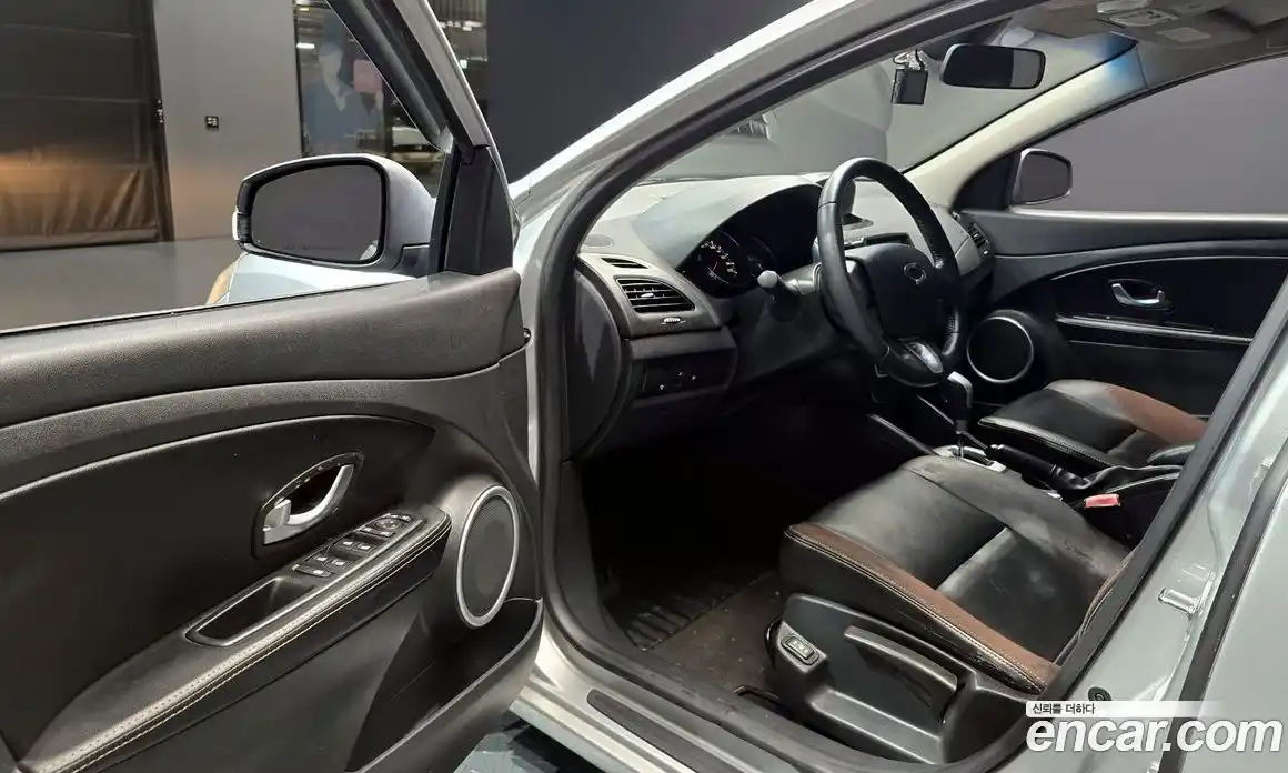 Renault SM3 2010 1.6 гидро в Москве № 225332, фото 11