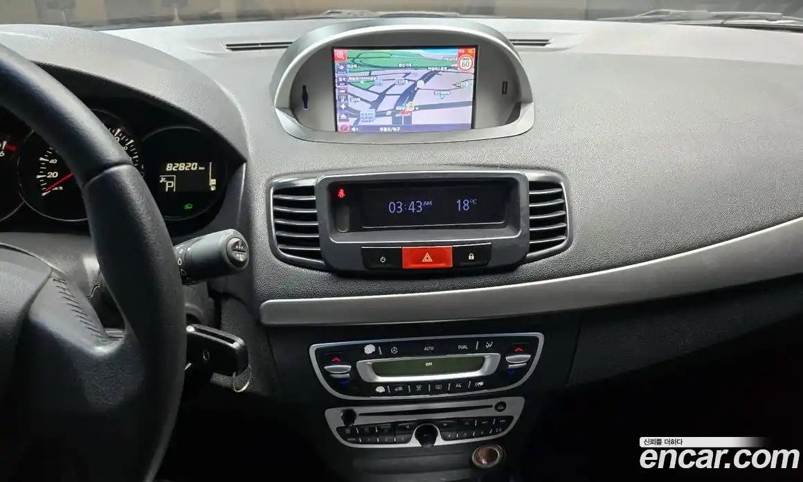 Renault SM3 2010 1.6 гидро в Москве № 225332, фото 16