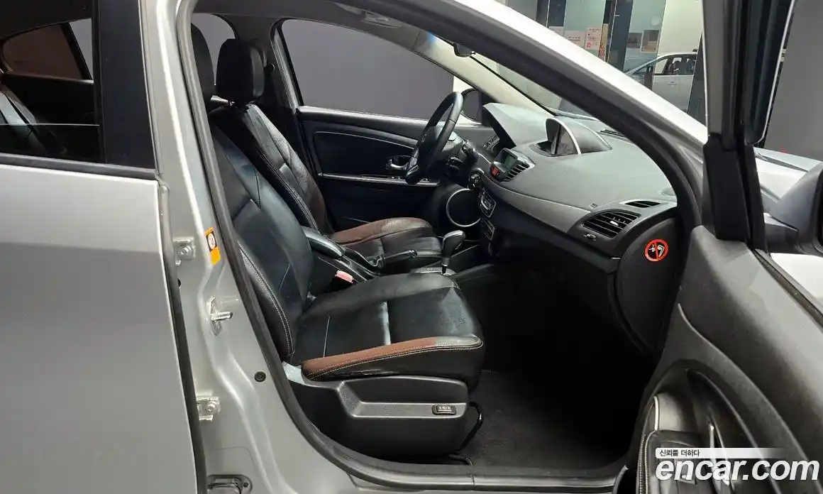 Renault SM3 2010 1.6 гидро в Москве № 225332, фото 10