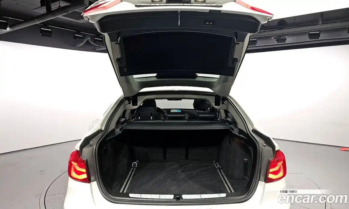 BMW 3-Series 2018 2.0 Автомат в Москве № 229084, фото 20