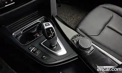 BMW 3-Series 2018 2.0 Автомат в Москве № 229084, миниатюра 9