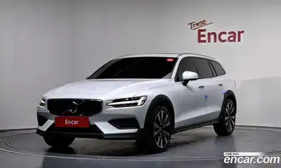 Volvo V60, 2022