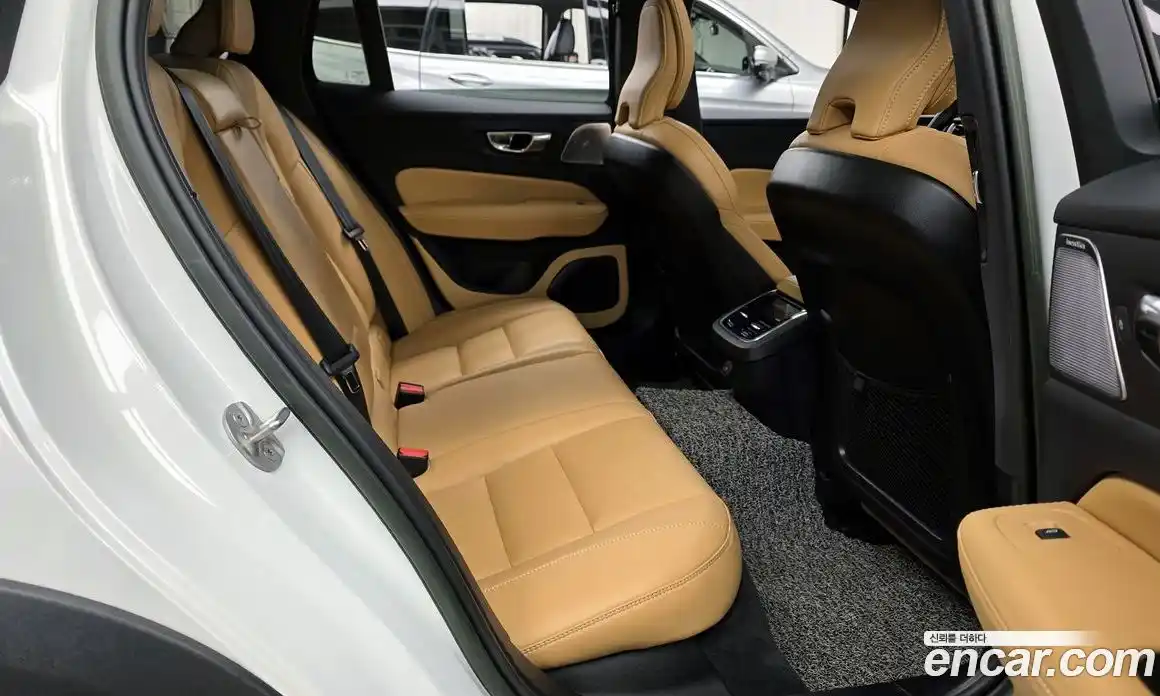 Volvo V60 2022 2.0 гидро в Москве № 230401, фото 12